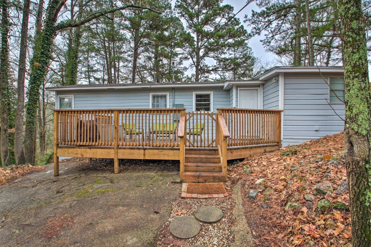 Centrally Located Hot Springs Home With Deck! Exterior photo
